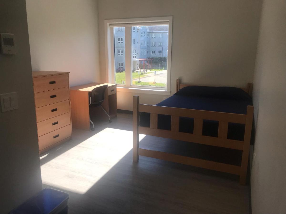 Unb Saint John Summer Hotel Buitenkant foto