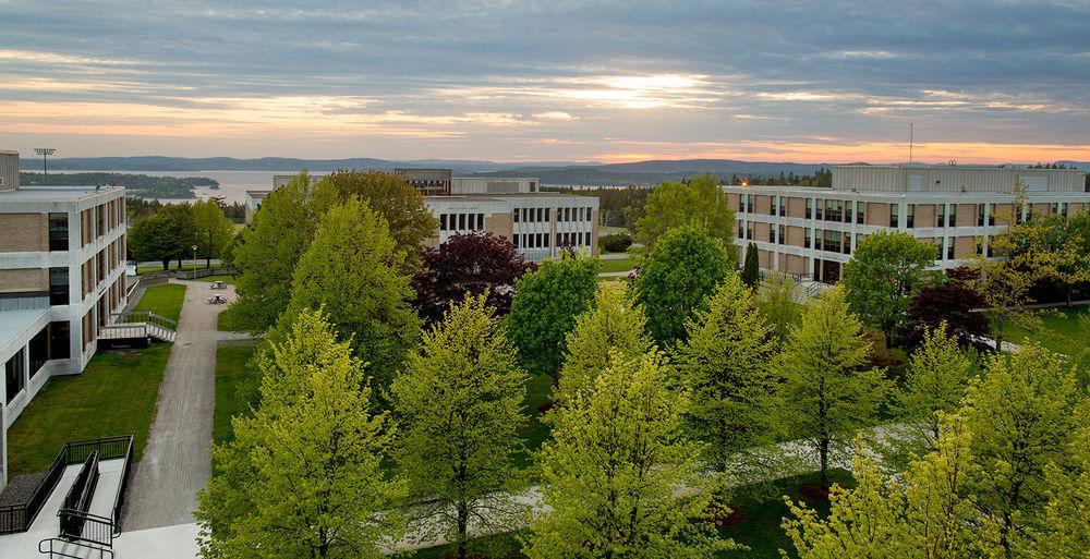 Unb Saint John Summer Hotel Buitenkant foto